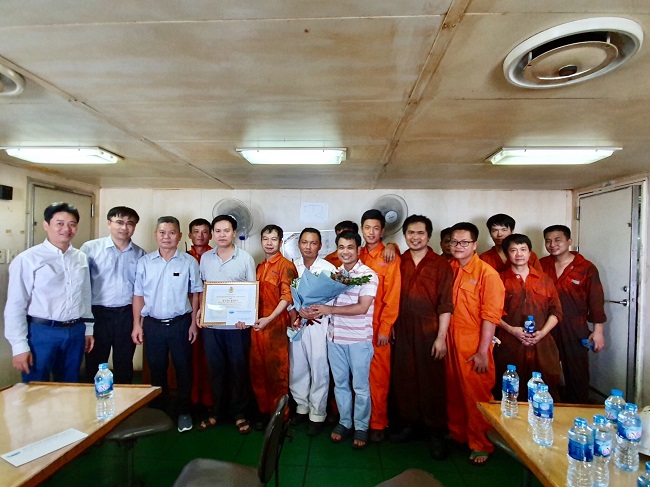 nguoi-can-bo-cong-doan-co-tam-va-co-tam