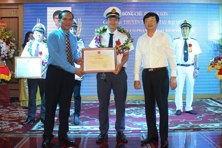 tong-cong-ty-hang-hai-viet-nam-ton-vinh-60-si-quan-thuyen-vien-tieu-bieu