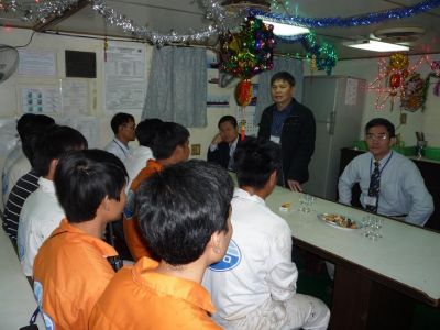 Lãnh đạo VOSCO thăm, chúc tết các tàu nhân dịp năm mới.